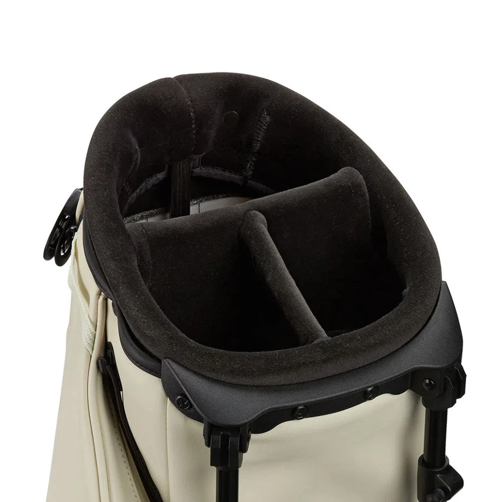 TaylorMade FlexTech Carry Premium Golf Stand Bag 4 TaylorMade FlexTech Carry Premium Golf Stand Bag - Image 4